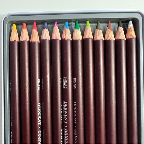 Derwent Coloursoft 12 Colored Pencils Metallic Pencils Drawing Coloring 4mm - Picture 4 of 7